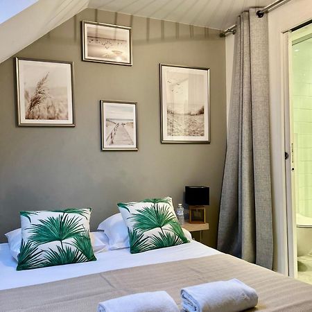 Escapade Marine Apartment Довил Екстериор снимка