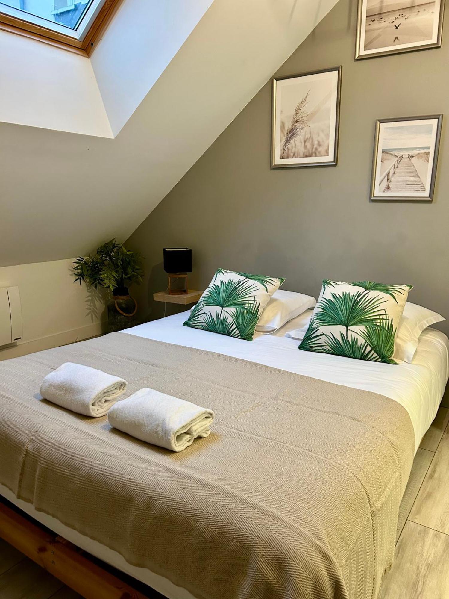 Escapade Marine Apartment Довил Екстериор снимка